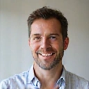 Porträt eines freundlichen Mannes